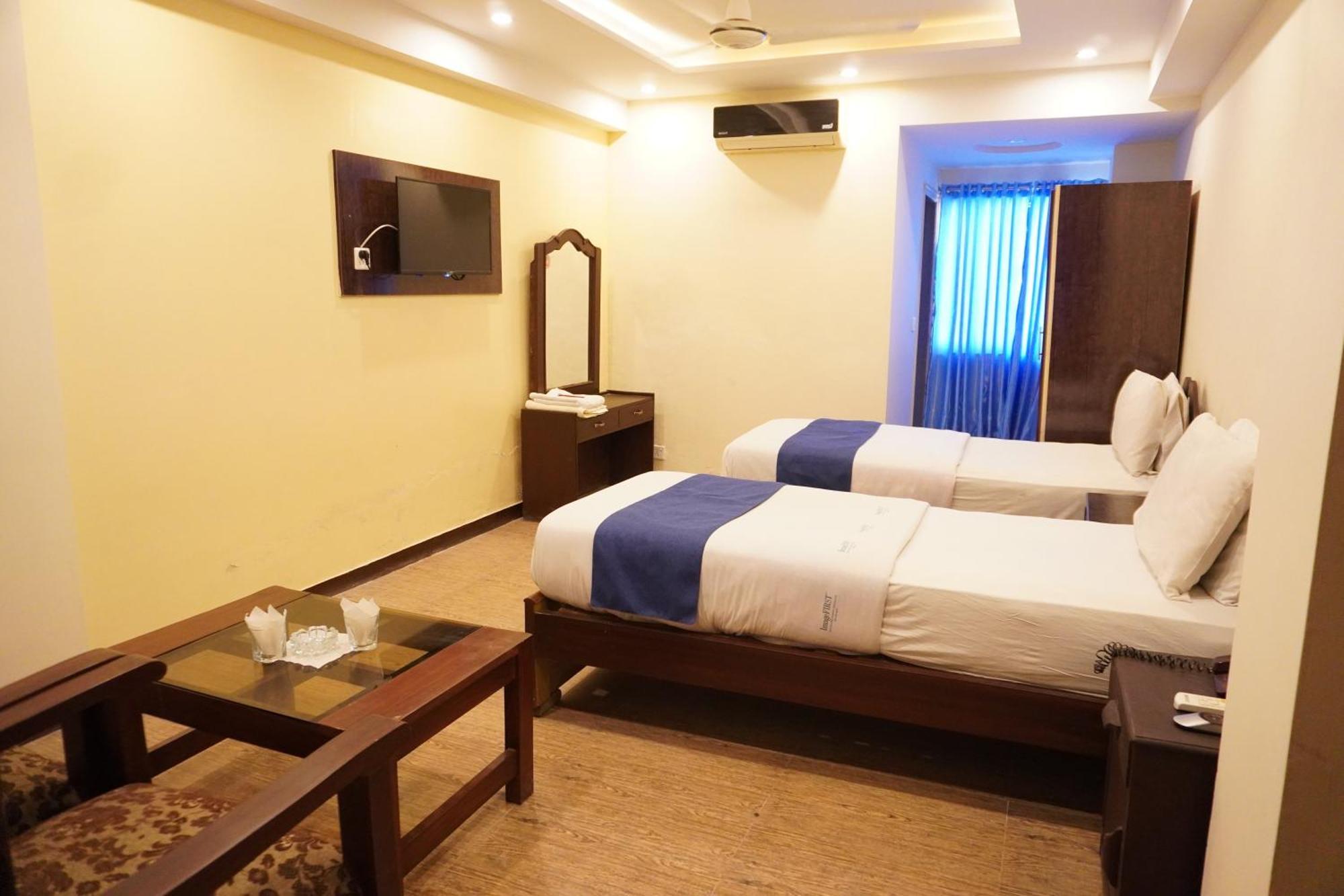 National Hotel Lahaur Zewnętrze zdjęcie