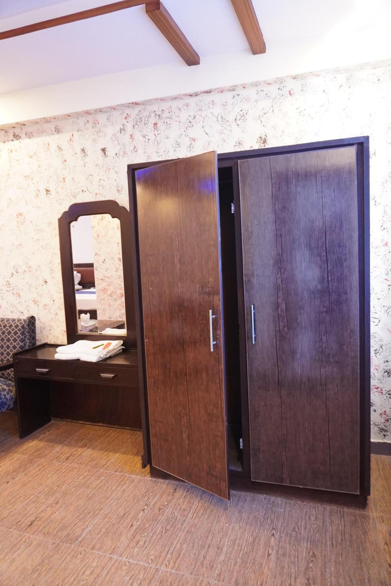 National Hotel Lahaur Zewnętrze zdjęcie