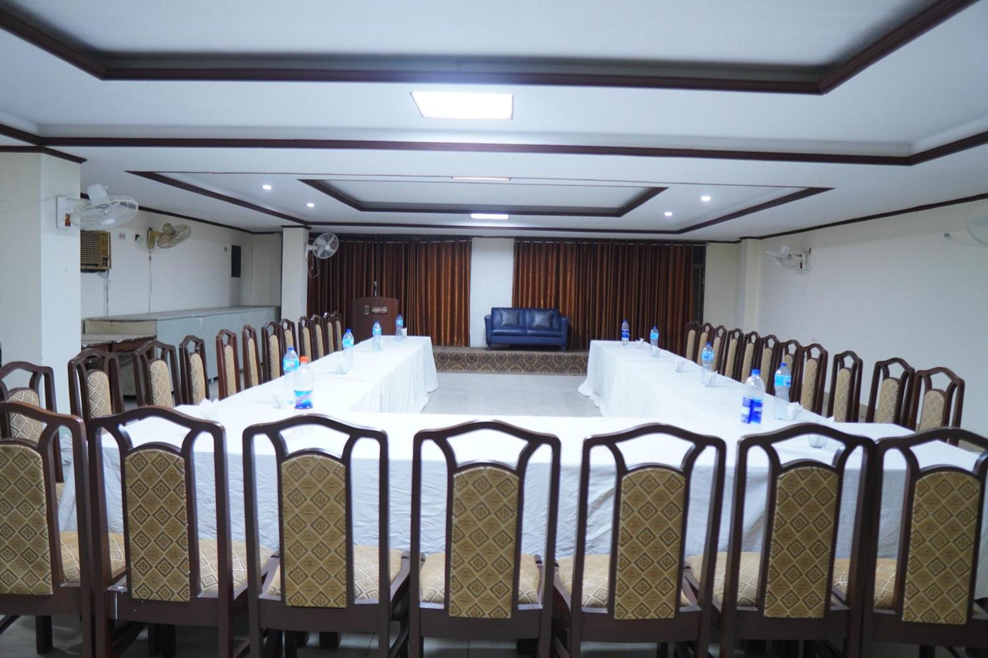 National Hotel Lahaur Zewnętrze zdjęcie