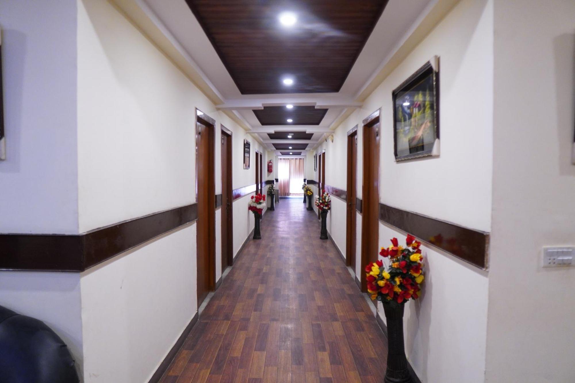 National Hotel Lahaur Zewnętrze zdjęcie